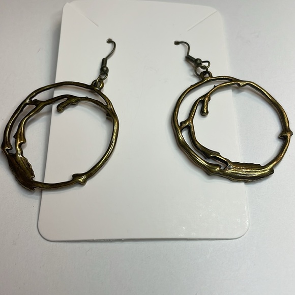 Antiqued Bronze Plated, Dangle Drop, Circular Branch with Fallen Leaf Earrings - Picture 2 of 5